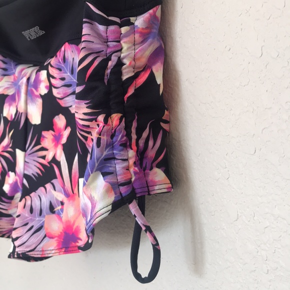 PINK Victoria’s Secret gym to swim shortie - Picture 3 of 3